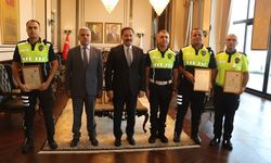 Hatay'da örnek davranış gösteren polislere başarı belgesi verildi