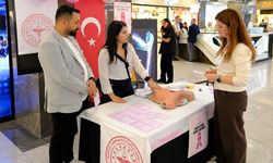 Mersin Şehir Hastanesi, meme kanseri farkındalık standı kurdu