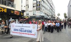 Mersin'de 'Dünya Yaşlılar Günü' dolayısıyla yürüyüş düzenlendi