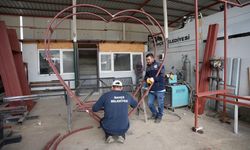 Osmaniye Bahçe’de Sevda Bankları Atölyede Üretiliyor