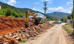 Osmaniye Bahçe'de Yukarıkarderesi Köy Yolu Genişletiliyor