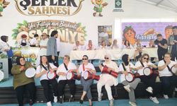 Osmaniye FıstıkFest'te 10 Kadından Darbuka Şovu!