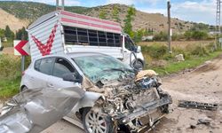 Osmaniye Hemite Kavşağı’nda Kaza 3 Kişi Yaralandı
