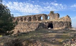 Osmaniye Toprakkale Kalesi Tarihe Meydan Okuyor