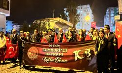 Osmaniye’de 29 Ekim Coşkusu: Protokol ve Vatandaşlar Yürüdü