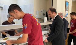 Osmaniye'de Kaymakam Dolu Öğrencilerle Sıraya Girdi