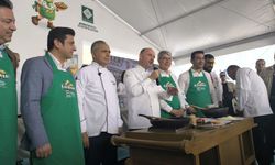 Osmaniye'de Protokol Önlük Giydi, Burma Tatlısı Yaptı!