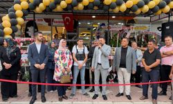 Turgut Kararmaz Sail Kuaför Açılışına Katıldı