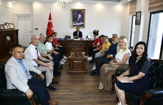 Kadirli'de bursluluk sınavında tam puan alan 6 öğrenci ödüllendirildi