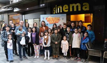 Polis çocukları sinema etkinliğinde bir araya geldi