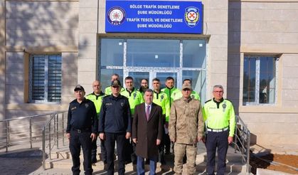 Vali Eldivan, Trafik Tescil ve Denetleme Şube Müdürlüğünün yeni binasında incelemelerde bulundu