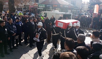 Konya’da trafik kazasında şehit olan polis memuru Şirin’in cenazesi Isparta’da toprağa verildi