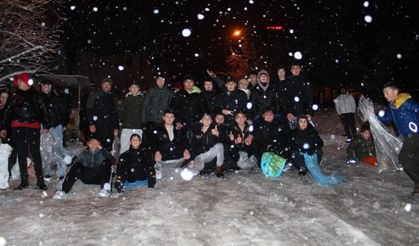 Ordu Ünye’de 4 Yıl Sonra Kar Sevinci!