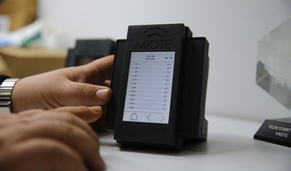 Endüstriyel makinelerin verimliliğini ölçüp bakım önerisi sunan cihaz tasarladı