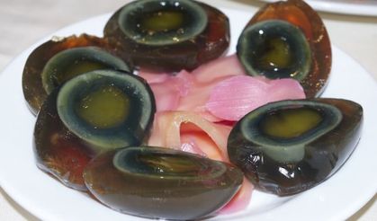 Simsiyah Görüntüsüyle Şaşırtıyor Çin’in Gizemli Yüzyıl Yumurtası