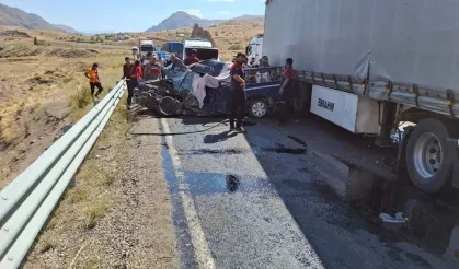 Hakkari’de Feci Kaza! 4 Ölü, 2 Yaralı