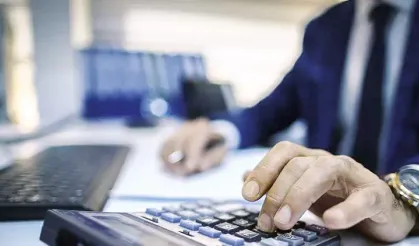 Bütçe Krizi Büyüyor: Kamu Çalışanları İçin Ücretsiz İzin Senaryosu