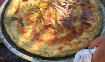 Odun Ateşinde Sini Böreği Bir Aydın Efsanesi
