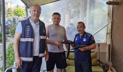 Samsun’da Zabıta Para Dolu Çantayı Teslim Etti