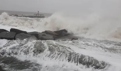 Meteoroloji’den 4 İlde Kuvvetli Rüzgar ve Fırtına Uyarısı