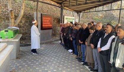 Antalya'da otomobilin çarpması sonucu ölen çocuğun cenazesi Kayseri'de defnedildi