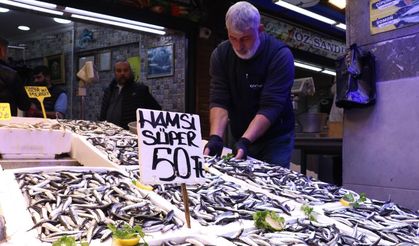 Trabzon’da Hamsi 50 Liraya Düştü