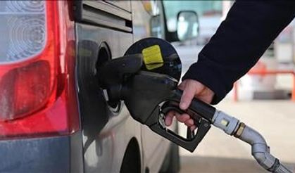 Motorin ve Benzine Zam Yeni Fiyatlar Bu Gece Geçerli Olacak