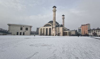 Kars'ta kar yağışı etkili oldu