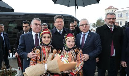 Bakan Tunç Şeref Defteri’ni İmzaladı