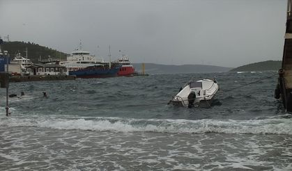 Balıkesir'de kuvvetli sağanak ve rüzgar etkili oluyor
