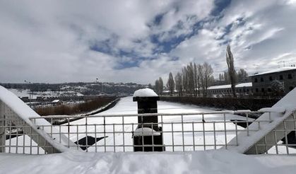 Erzurum Kars ve Ardahan’da Soğuk Hava Hayatı Etkiliyor