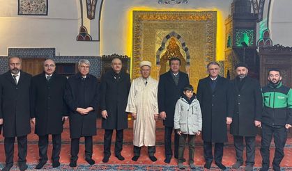 Seydi Gülsoy Van’da Cuma Sonrası Vatandaşlarla Buluştu