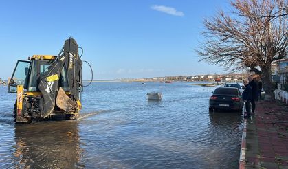 Saros Körfezi'nde su baskını sonrası çalışmalar sürüyor