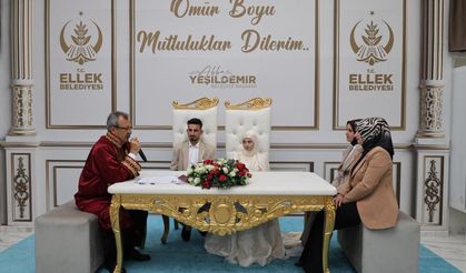 Ellek’te Nikah Sevinci Belediye Başkanından Nikah Töreni