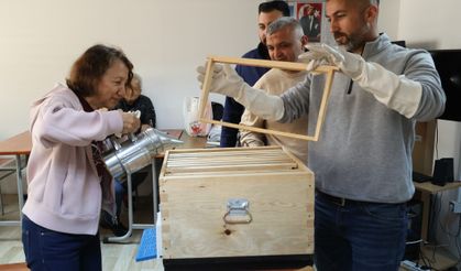 Antalya'da arıcılığa ilgi duyanlara ve üreticilere kurs verildi