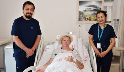 Alanya'da karnından 12 kilogramlık kitle çıkarılan Rus hasta sağlığına kavuştu