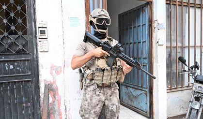 Mersin'deki uyuşturucu operasyonunda yakalanan 42 zanlıdan 27'si tutuklandı