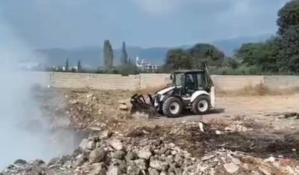 Erzin Mahmutlu’daki Çöplük Yangını Kontrol Altında