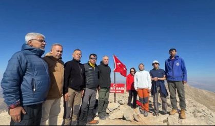 Kadirli Deli Güz Dağcıları, 3 Bin 50 Metrelik Berit Dağı’na Tırmandı