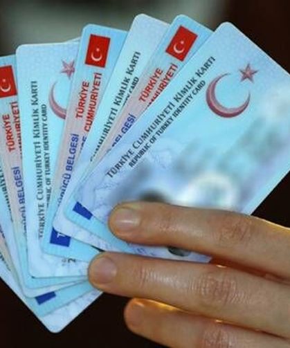 Kimliğini Yenilemeyenler IBAN’dan Para Gönderemeyecek