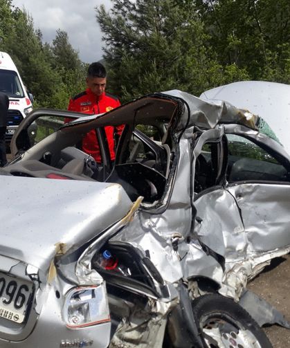 Burdur'da otobüsle çarpışan otomobilin sürücüsü öldü