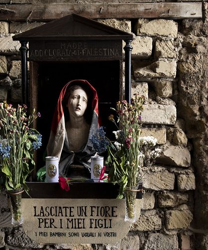 Napoli’de Madonna Heykeli Filistinliye Dönüştü