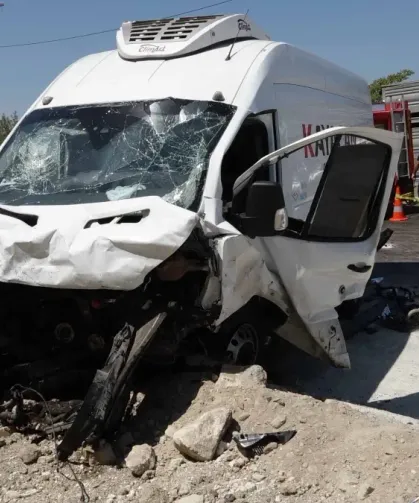 Burdur’da Kafa Kafaya Çarpışma 2 Ölü, 4 Yaralı