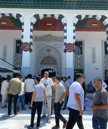 Osmaniye’de Cebelibereket Şehitlik Camii Cuma Namazıyla Açıldı