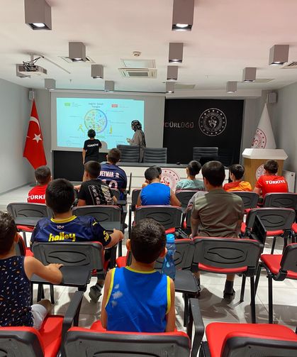 Sporcularda Sağlıklı Beslenme Semineri Düzenlendi