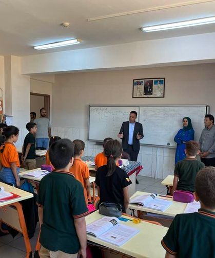Böcekli Belediye Başkanı İbrahim Çerçi, Öğrencilerle Öğle Yemeğinde Buluştu