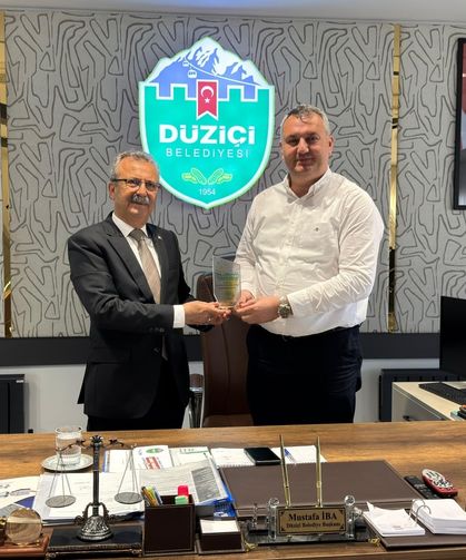 Abbas Yeşildemir’den Başkan İba’ya Teşekkür Plaketi