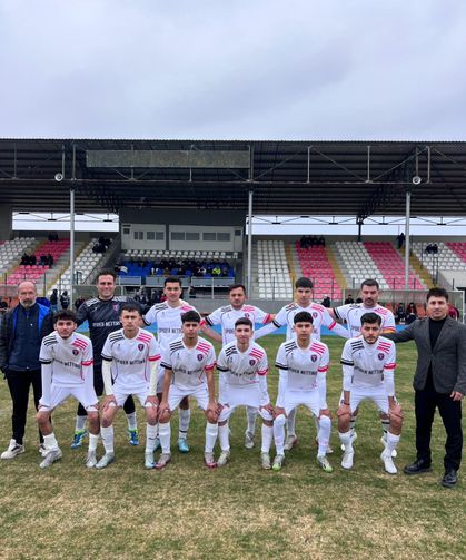 Kadirlispor Evinde Direndi