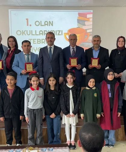 Dolu’dan Kitap Projesine Plaket