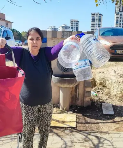 Adana'da Mahalleli Susuzluğa İsyan Etti
